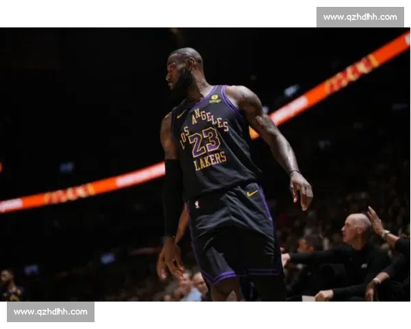 湖人对决湖人第四场激战 詹姆斯与戴维斯谁能带队突围